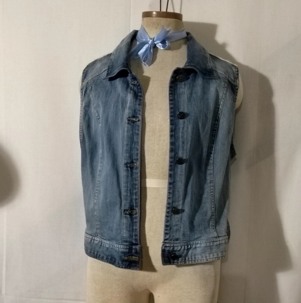 Denim and Lace Women's Vest - Picture 5 of 14